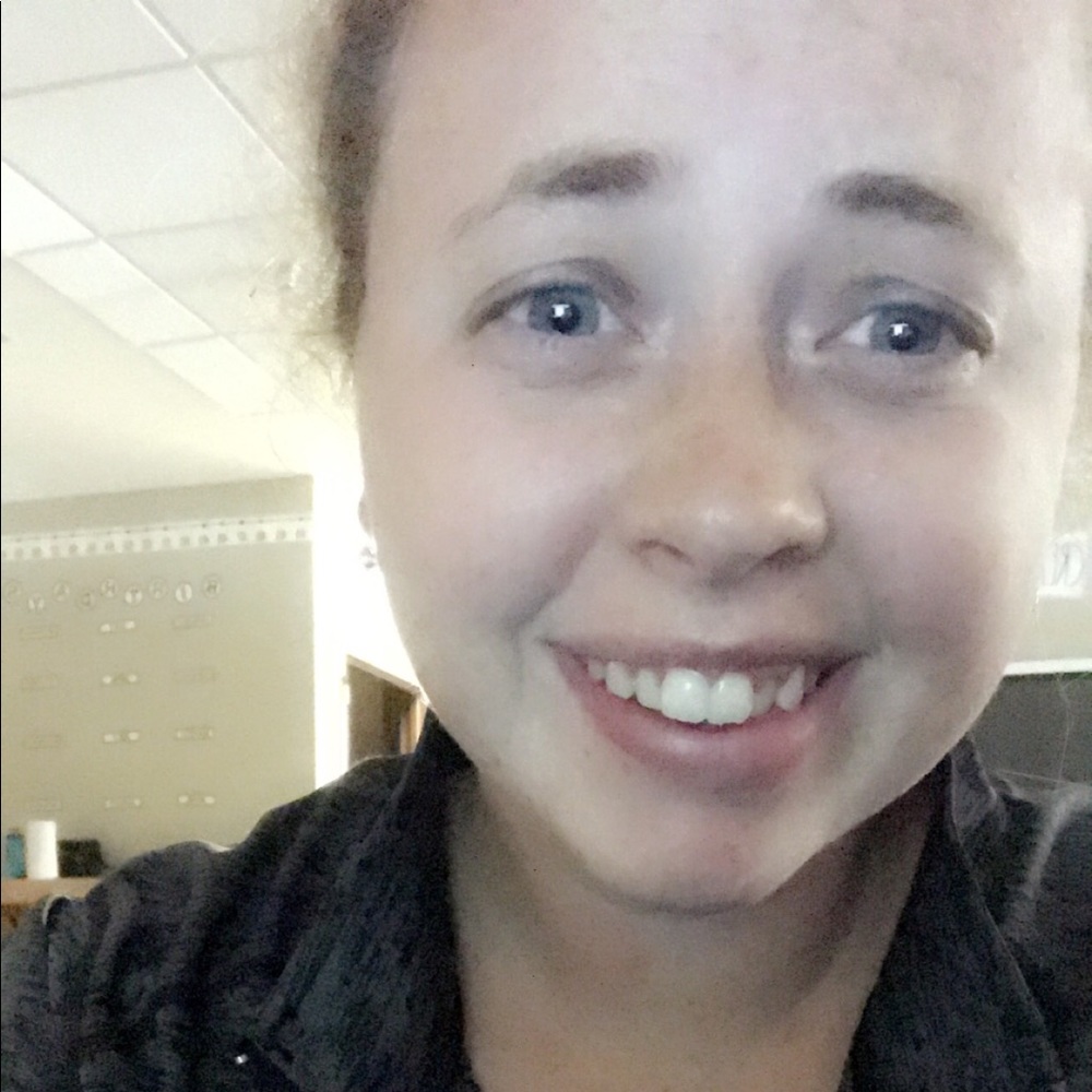 Meet your Posher, Emily